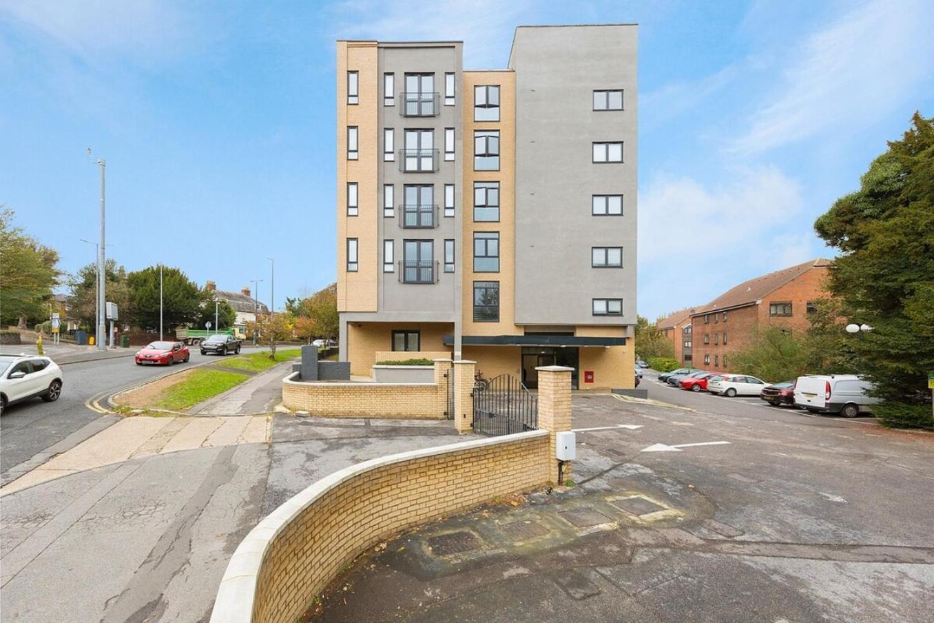 Maidstone Heights By Kasar Stays Esterno foto